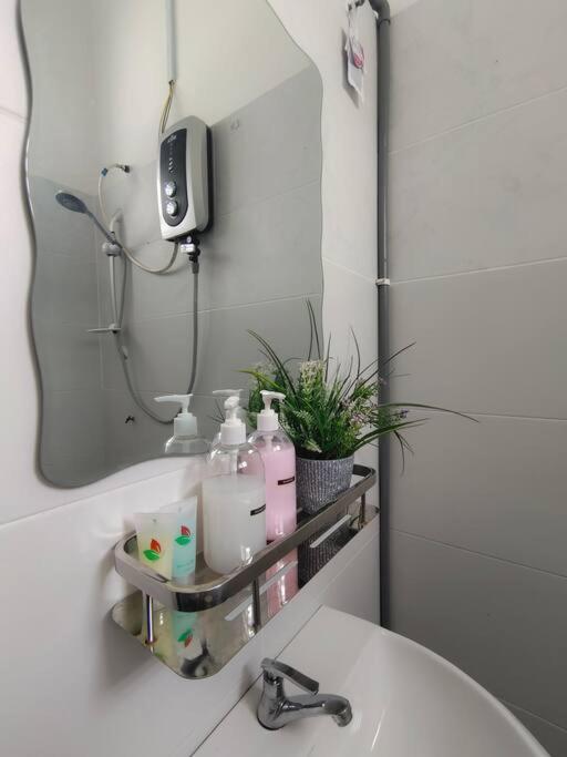 Rumah Aina Homestay Bukit Changgang Private Pool Kampong Melot Dış mekan fotoğraf