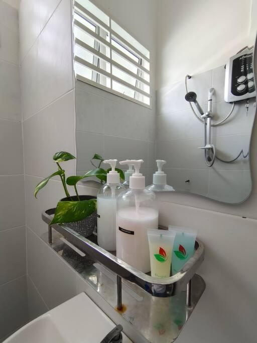 Rumah Aina Homestay Bukit Changgang Private Pool Kampong Melot Dış mekan fotoğraf