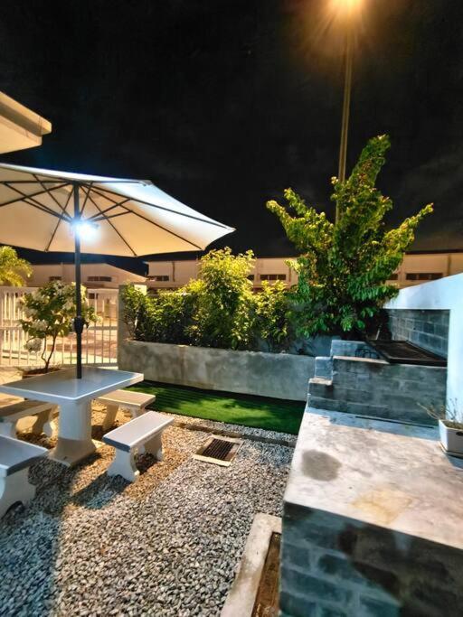 Rumah Aina Homestay Bukit Changgang Private Pool Kampong Melot Dış mekan fotoğraf