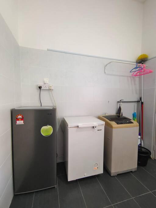 Rumah Aina Homestay Bukit Changgang Private Pool Kampong Melot Dış mekan fotoğraf